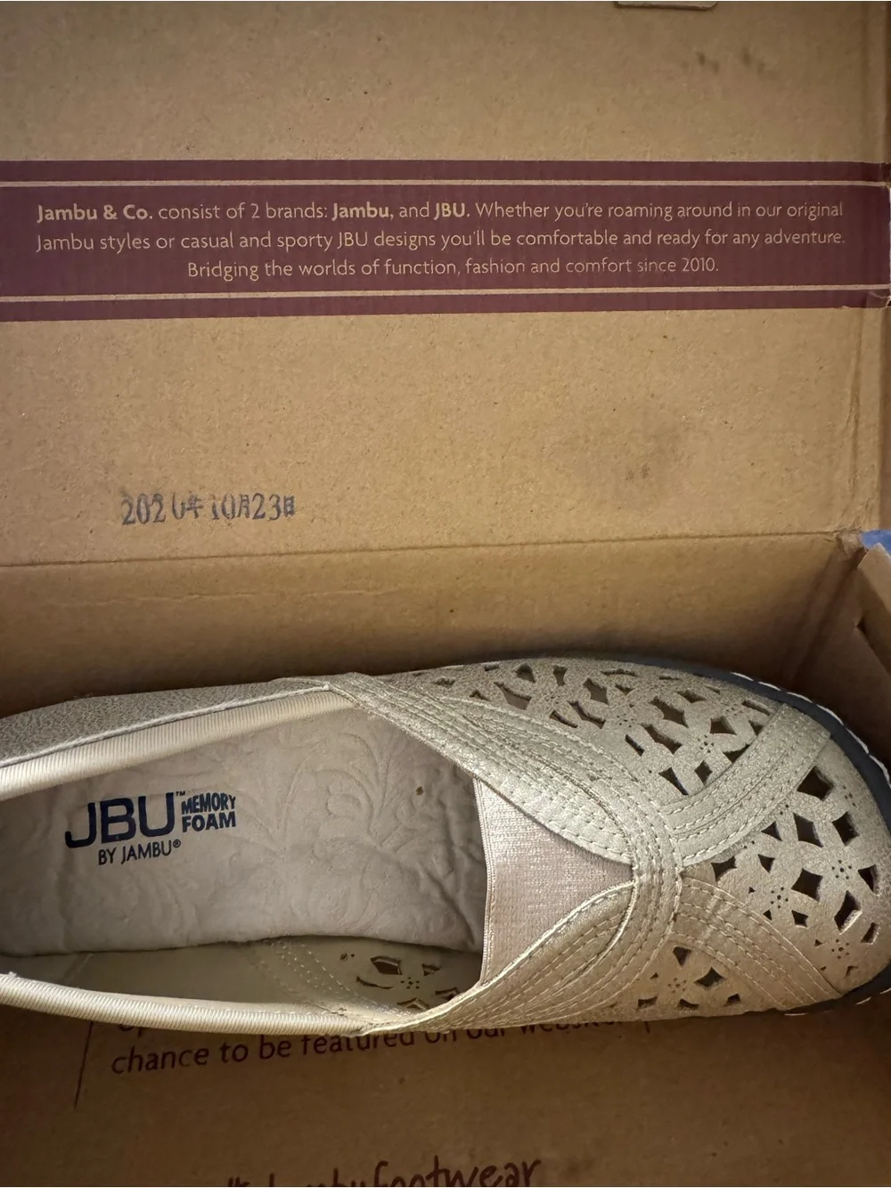 Jambu Women's Metallic Champagne Slip-On Flats